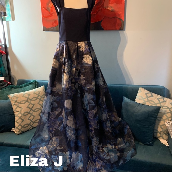 Eliza J Dresses & Skirts - Eliza J size 10 navy blue formal dress